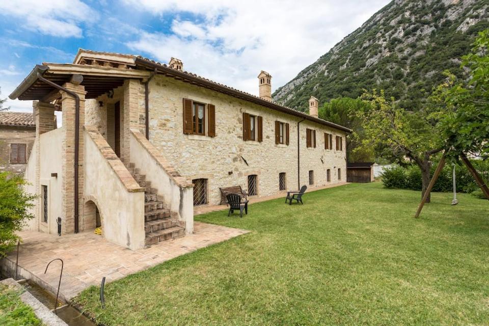 Pale Casa Ridente Nella Valle Del Menotre Con Giardino מראה חיצוני תמונה