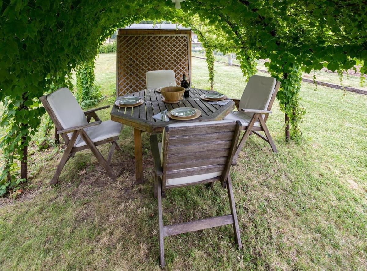Pale Casa Ridente Nella Valle Del Menotre Con Giardino מראה חיצוני תמונה